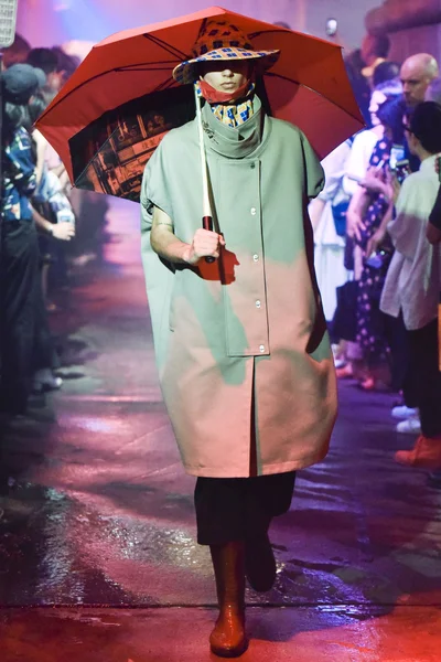 Look 24